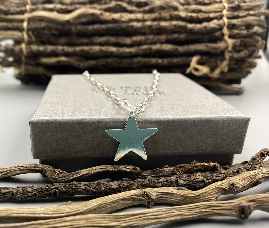 Star charm trace chain necklace in Sterling Silver