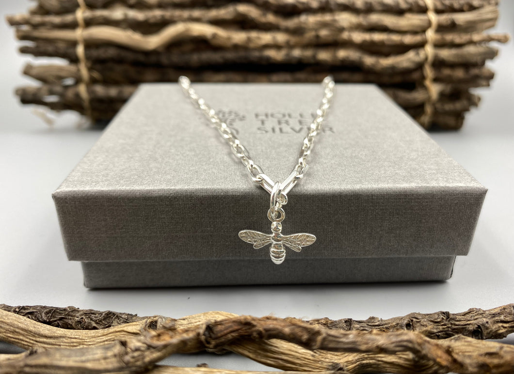 Bee charm trace chain necklace in Sterling Silver