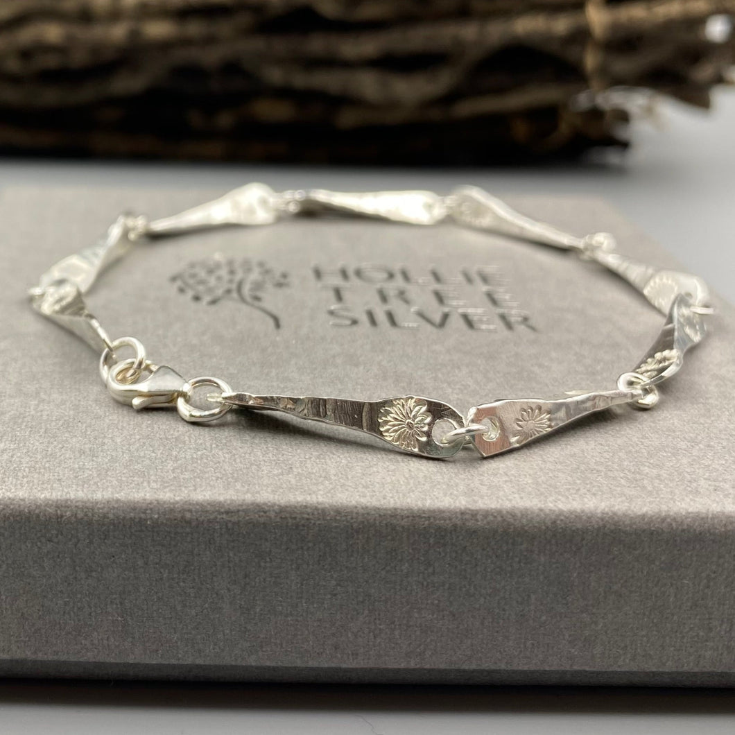Daisy chain bracelet in large link Sterling Silver