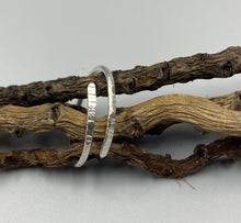 Load image into Gallery viewer, Sterling silver linear texture wrap ring
