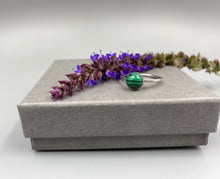 Load image into Gallery viewer, Sterling silver malachite ring
