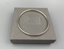 Load image into Gallery viewer, Sterling silver polished oval bangle

