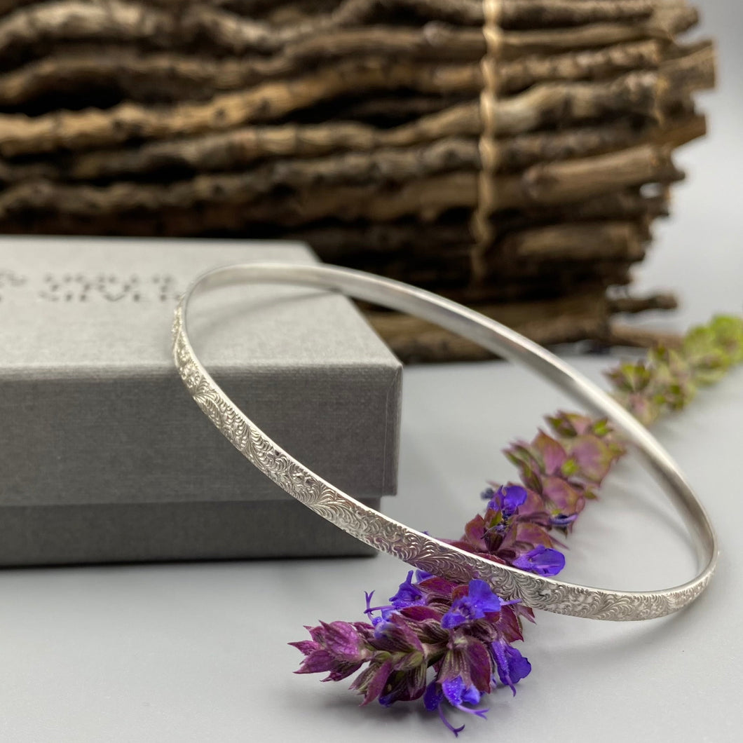 3.5mm floral lace bangle in Sterling Silver